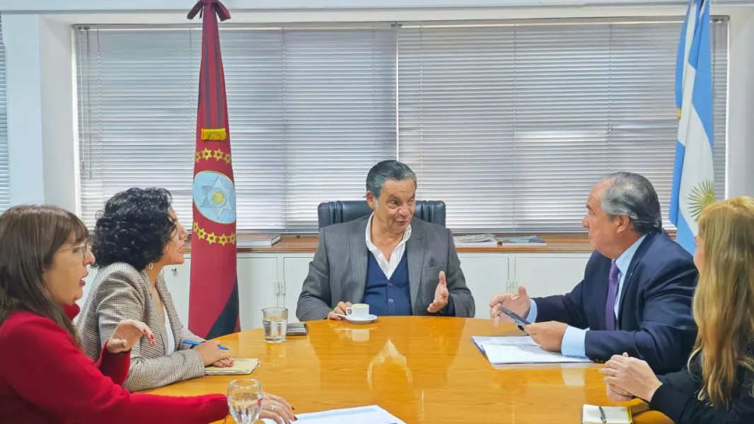 108392-presentan-politicas-de-desarrollo-productivo-ante-una-mision-de-cooperacion-de-la-union-europea